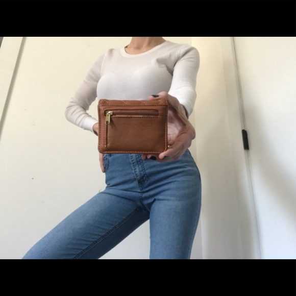 Icing Quilted Wallet With Adorable Gold Bow - Picture 4 of 16